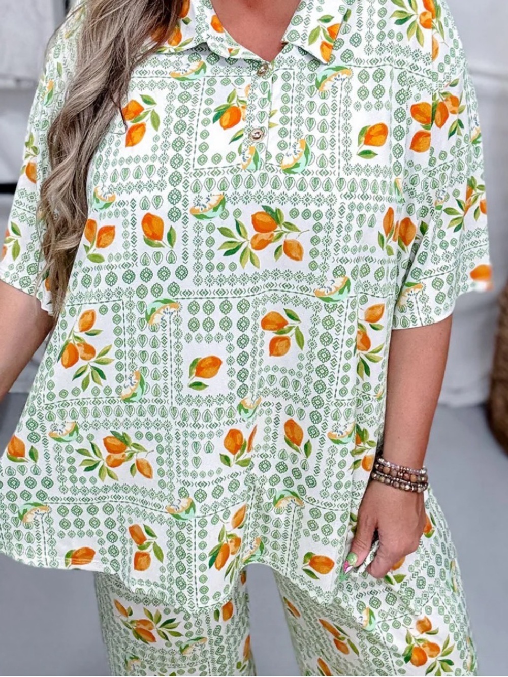 Dear Scarlett Women's Orange Fruit Print  Relaxed Pantsuit - Picture 3 of 10